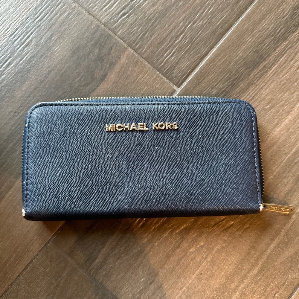 Michael Kors navy wallet